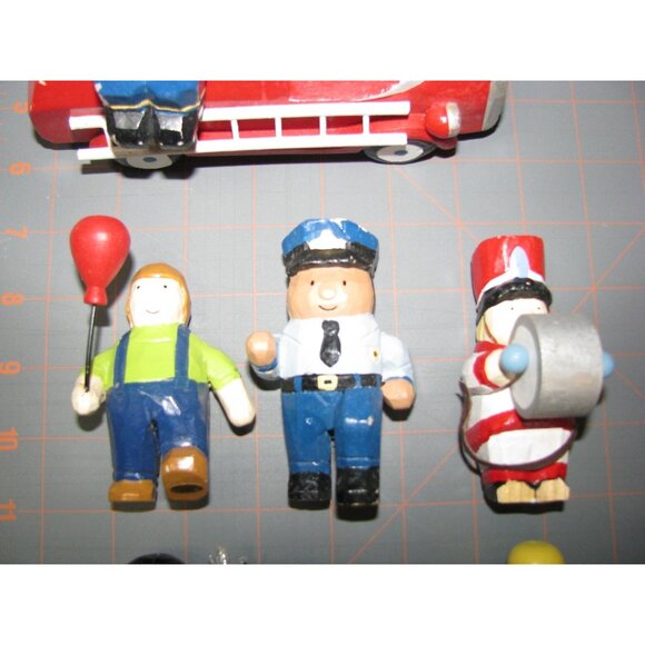 Wooden Firetruck Parade Set with Characters & Animals Montessori - Picture 7 of 9
